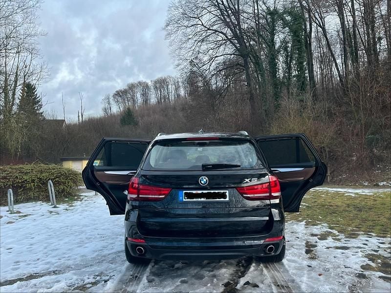 Schwarz Gebraucht 2014 BMW X5 SUV | 14.899 € - Bild 1/4
