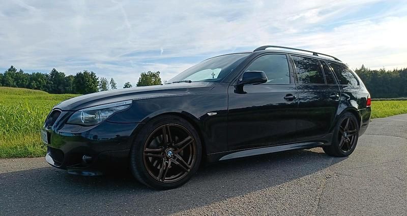 Schwarz Gebraucht 2009 BMW 525 M Sport Kombi | 5.000 € (Fairer Preis) - Bild 1/4