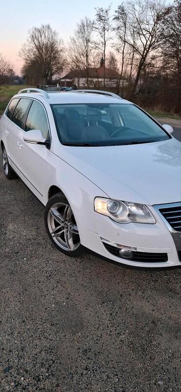 Weiß Gebraucht 2010 VW Passat Kombi | 2.400 € (Guter Preis) - Bild 1/4