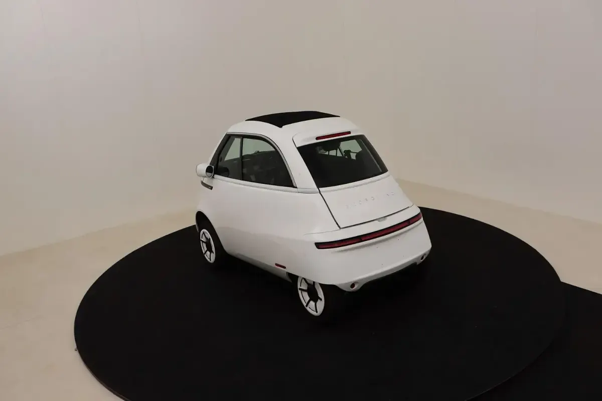 Gebraucht Micro Microlino 13 kW (18 PS) 2024 Weiß Kleinwagen