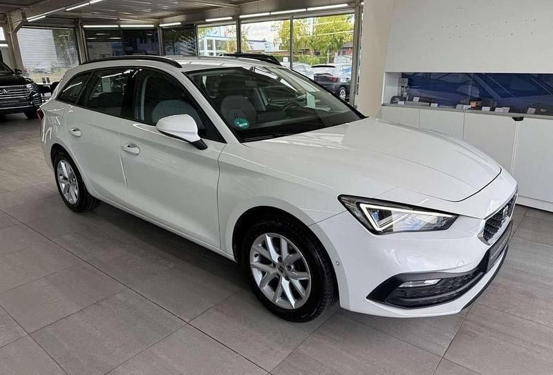 Weiß Gebraucht 2022 Seat Leon Style Kombi | 15.990 € (Superpreis) - Bild 1/4