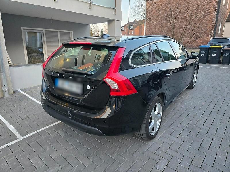 Gebraucht Volvo V60 114 PS (83 kW) 2011 Schwarz Kombi