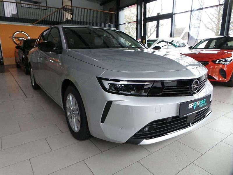 Kristall silber Gebraucht 2024 Opel Astra Enjoy Kombi | 21.490 € (Guter Preis) - Bild 1/4