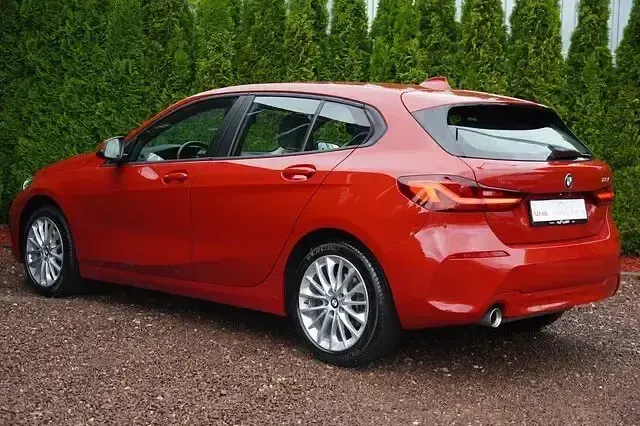 Gebraucht BMW 118 Advantage 136 PS (100 kW) 2021 Rot Kleinwagen