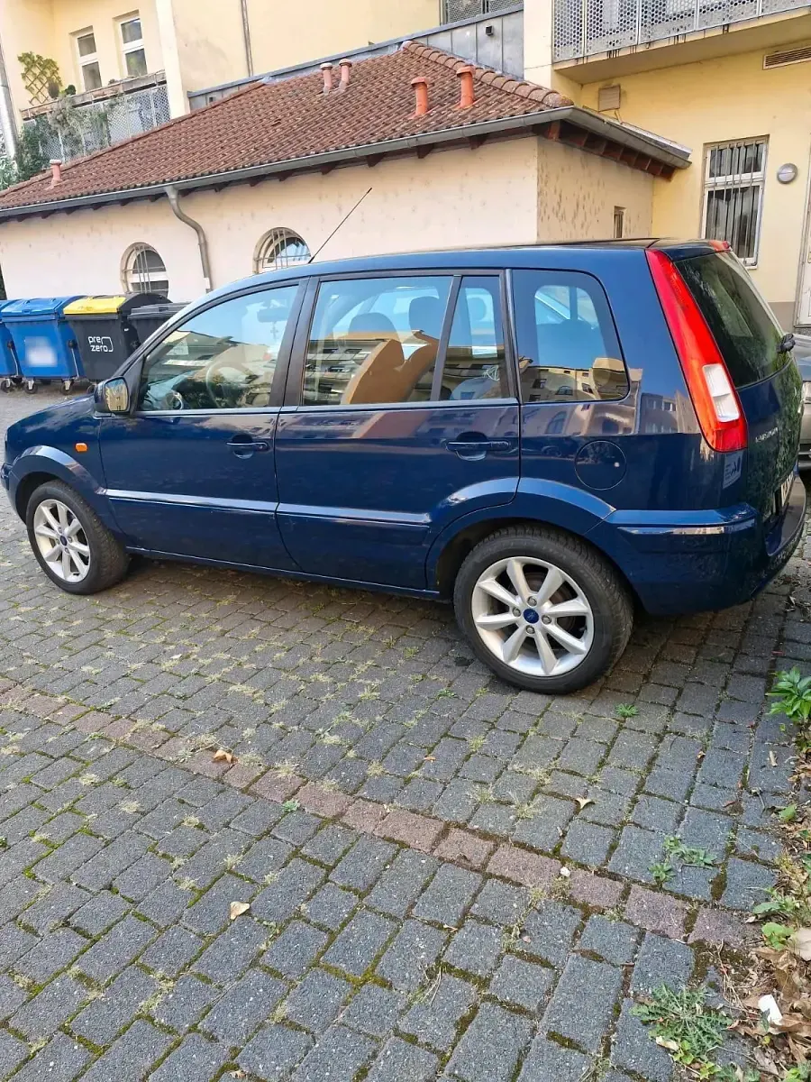 Gebraucht Ford Fusion 80 PS (58 kW) 2011 Blau Kleinwagen