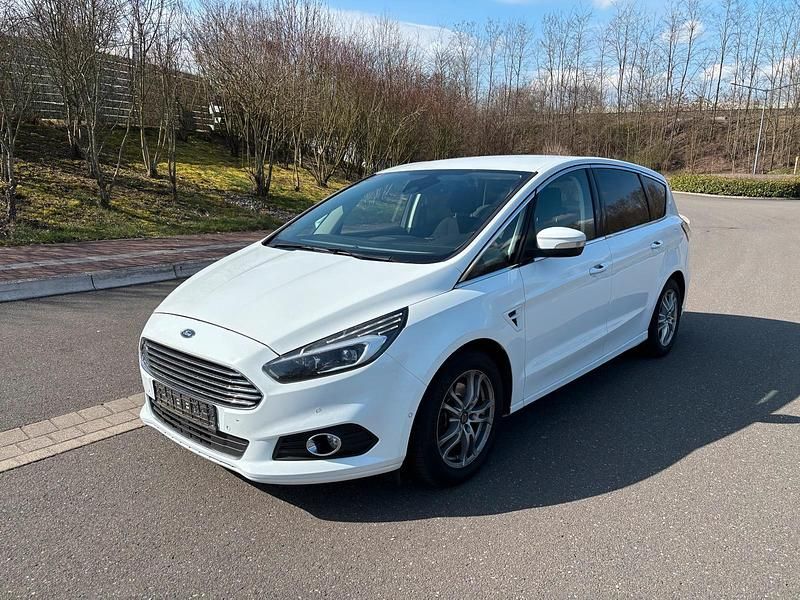 Gebraucht Ford S-MAX S 211 PS (155 kW) 2017 Weiß Van / Kleinbus