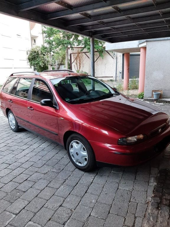 Rot Gebraucht 1999 Fiat Marea Weekend Limousine | 1.950 € - Bild 1/4