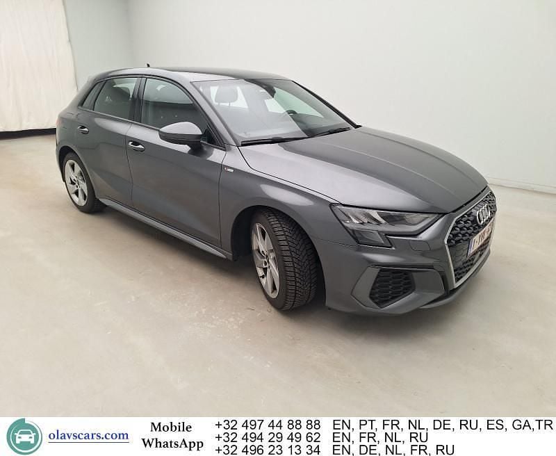 Używany Audi A3 S-Line 116 KM (85 kW) 2021 Szary Sedan/Limuzyna
