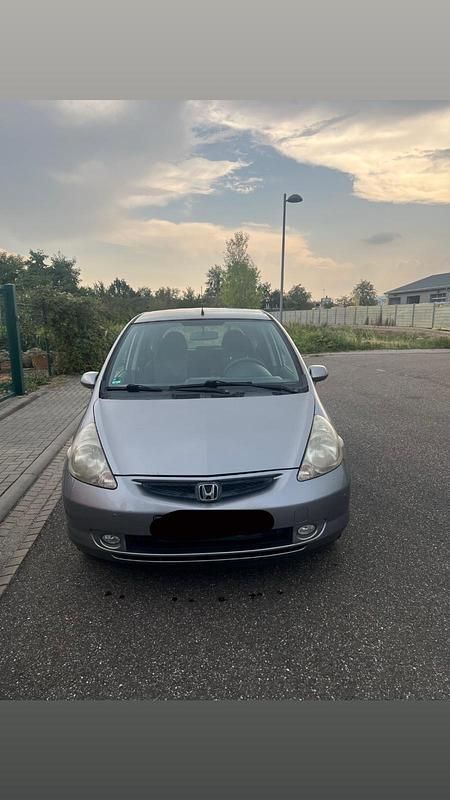 Grau Gebraucht 2004 Honda Jazz Kleinwagen | 1.200 € - Bild 1/4
