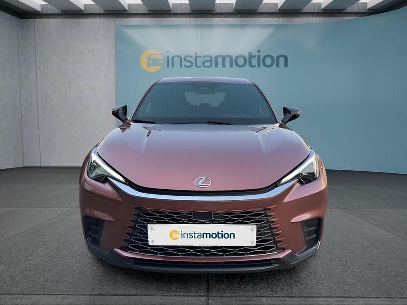 Neu Lexus LBX 136 PS (100 kW) 2025 Rot SUV