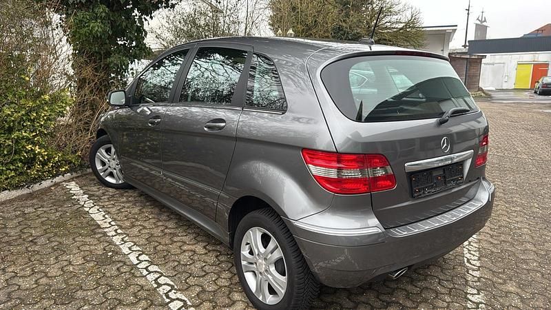 Gebraucht Mercedes 170 116 PS (85 kW) 2009 Grau Kleinwagen