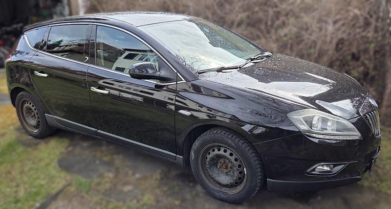 Gebraucht Lancia Delta 165 PS (121 kW) 2011 Schwarz Kleinwagen