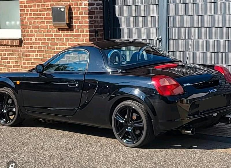 Gebraucht Toyota MR2 140 PS (102 kW) 2000 Schwarz Cabrio