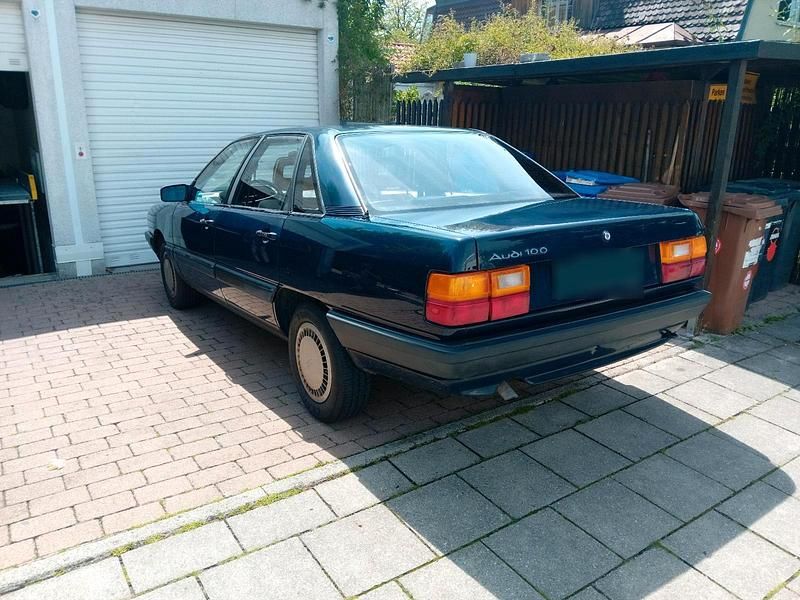 Second-hand Audi 100 75 CP (55 kW) 1983 Albastru Berlinǎ
