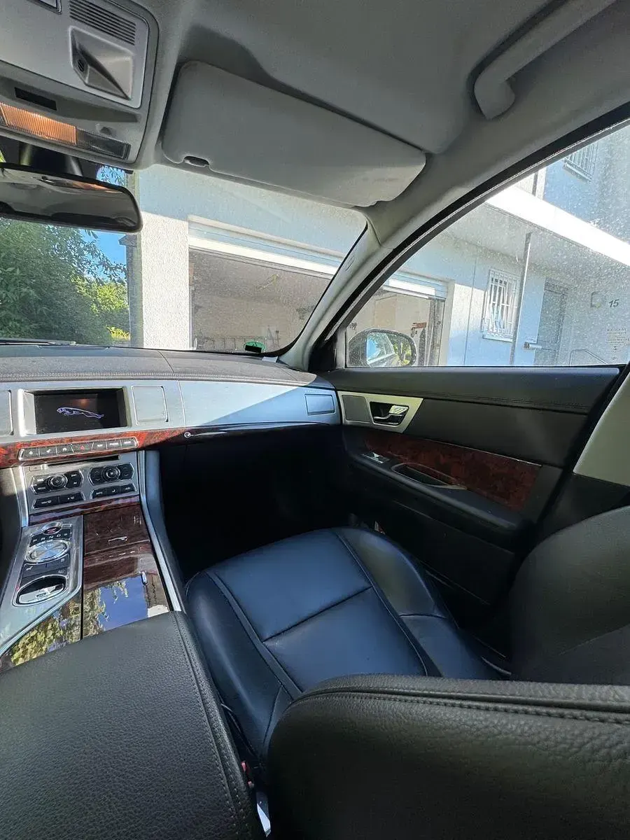 Gebraucht Jaguar XF 200 PS (147 kW) 2012 Schwarz Limousine