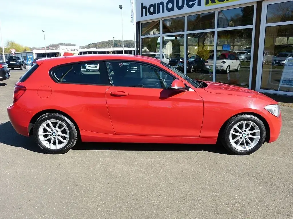 Brugt BMW 120 Advantage 200 HK (147 kW) 2012 Rød Hatchback