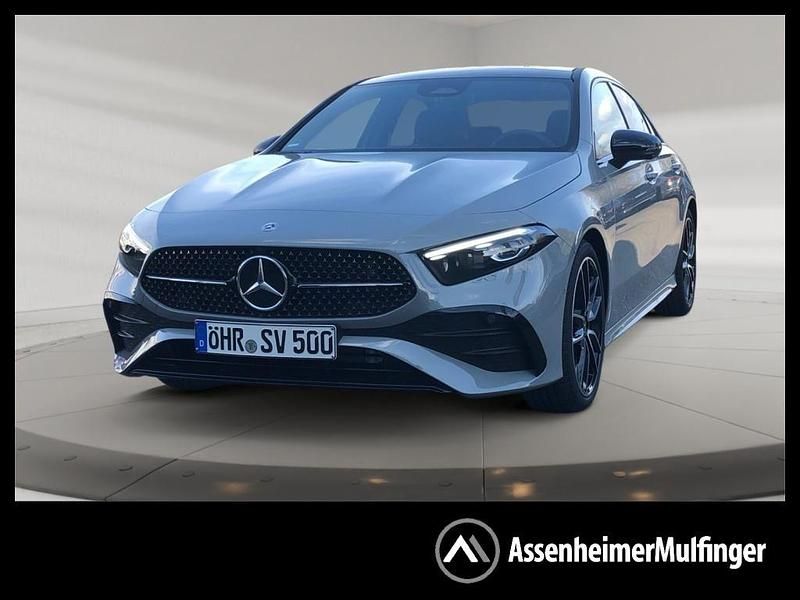 Grau Gebraucht 2025 Mercedes A220 AMG Limousine | 43.939 € (Teuer) - Bild 1/4