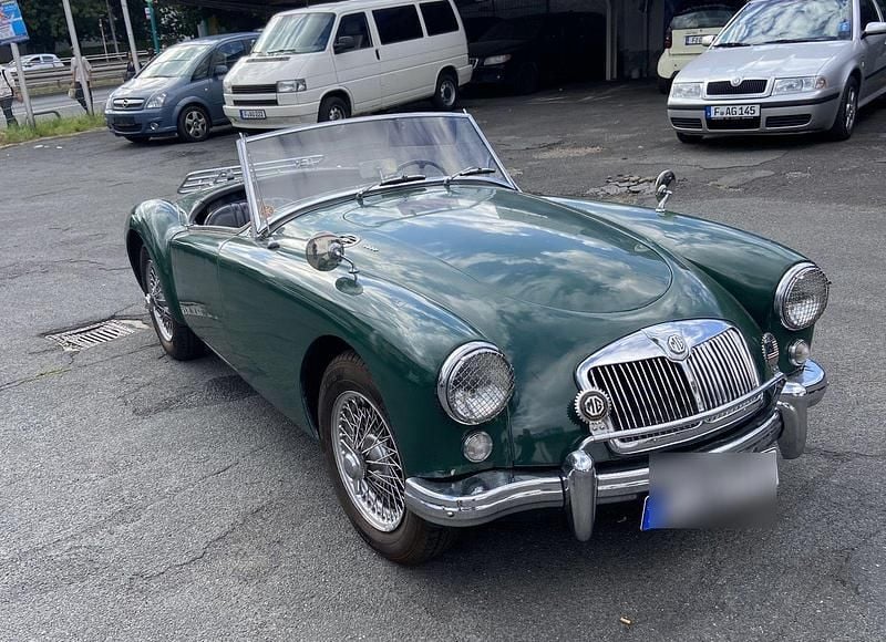 Grün Gebraucht 1960 MG MGA Cabrio | 18.650 € - Bild 1/4