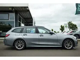 Gebraucht BMW 320 190 PS (139 kW) 2023 Grau Kombi