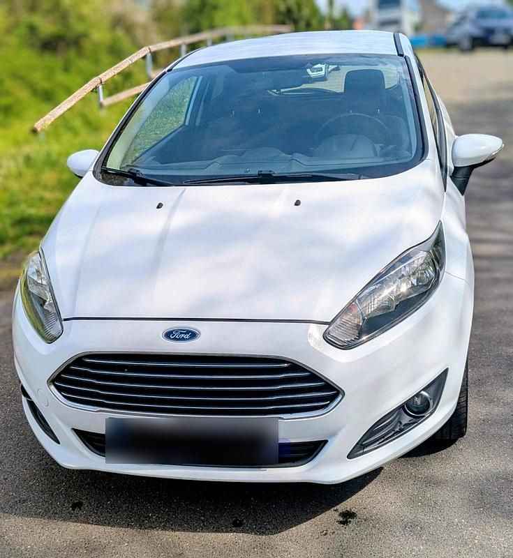 Second-hand Ford Fiesta 82 CP (60 kW) 2014 Alb Hatchback