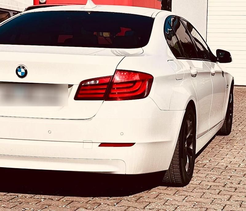 Gebraucht BMW 530 Shadowline 245 PS (180 kW) 2010 Weiß Limousine
