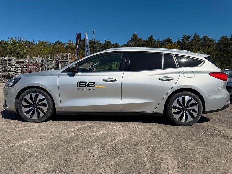 Gebraucht Ford Focus Cool & Connect 120 PS (88 kW) 2019 Silber Limousine
