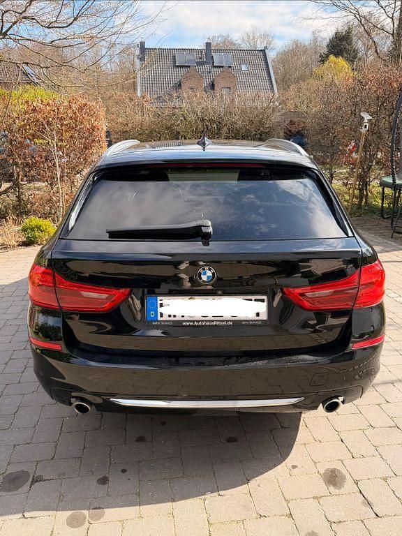Gebraucht BMW 520 Luxury Line 190 PS (139 kW) 2019 Schwarz Kombi
