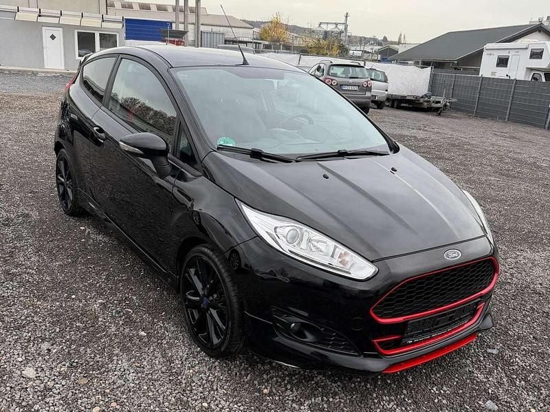 Gebraucht Ford Fiesta ST 140 PS (102 kW) 2016 Schwarz Limousine