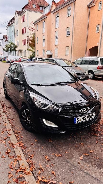 Schwarz Gebraucht 2014 Hyundai i30 Edition Limousine | 7.000 € (Fairer Preis) - Bild 1/4