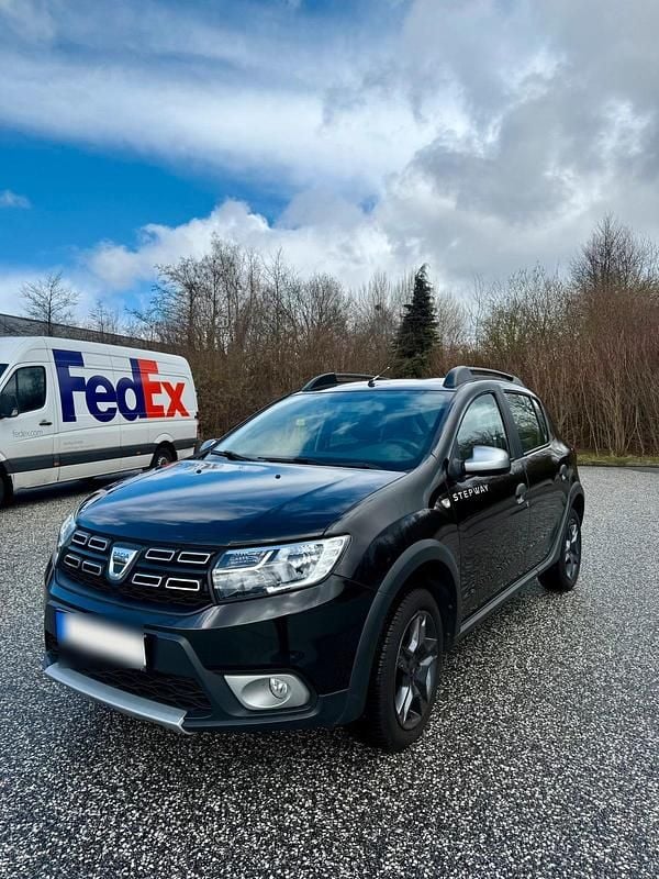 Gebraucht Dacia Sandero Stepway 90 PS (66 kW) 2017 Schwarz SUV