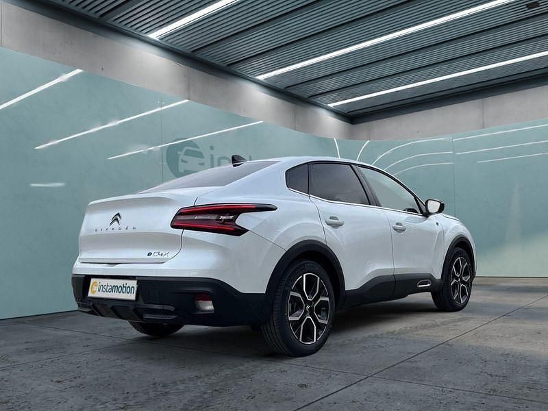 Używany Citroën e-C4 Shine 100 kW (136 KM) 2023 Biały SUV