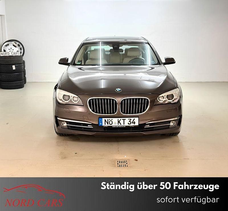 Gebraucht BMW 740 320 PS (235 kW) 2013 Braun Limousine