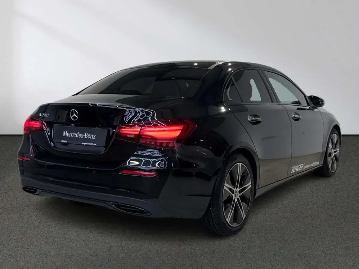 Gebraucht Mercedes A200 Progressive 163 PS (119 kW) 2026 Unilack nachtschwarz Limousine