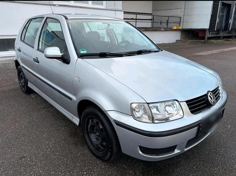 Grau Gebraucht 2001 VW Polo Kleinwagen | 950 € (Guter Preis) - Bild 1/4