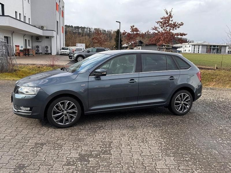 Gebraucht Skoda Rapid Drive 110 PS (80 kW) 2017 Grau Kleinwagen
