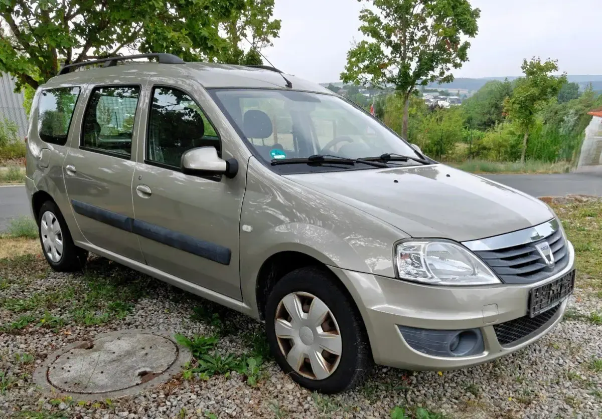 Gebraucht Dacia Logan MCV Lauréate 87 PS (63 kW) 2009 Grau Kombi