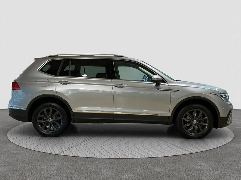 Gebraucht VW Tiguan Allspace Move 150 PS (110 kW) 2024 Silber SUV