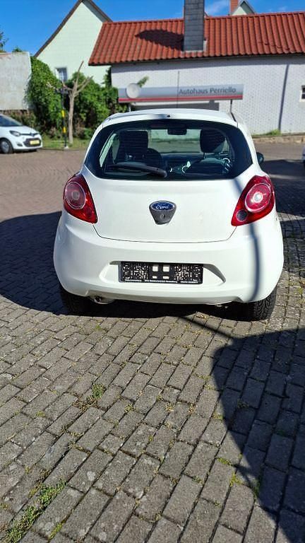 Gebraucht Ford Ka Ambiente 69 PS (50 kW) 2014 Weiß Kleinwagen
