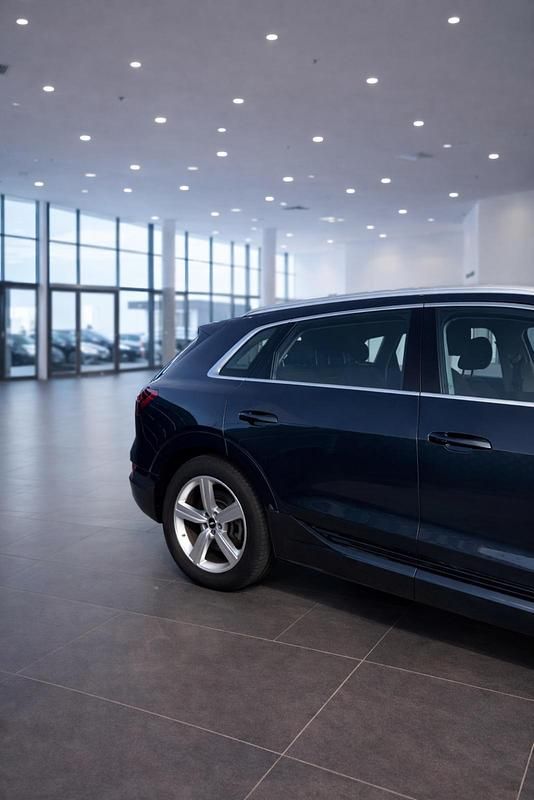 Gebraucht Audi e-tron Comfort 230 kW (313 PS) 2019 Grau SUV