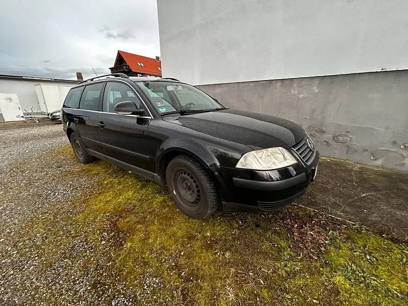 Schwarz Gebraucht 2001 VW Passat Kombi | 900 € (Superpreis) - Bild 1/4