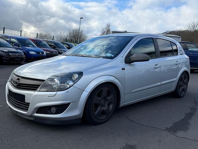 Gebraucht Opel Astra Innovation 150 PS (110 kW) 2009 Silber Limousine