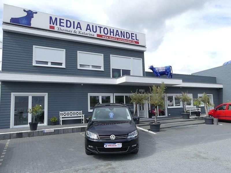 Schwarz Gebraucht 2020 VW Sharan Comfortline Van / Kleinbus | 29.900 € (Fairer Preis) - Bild 1/3