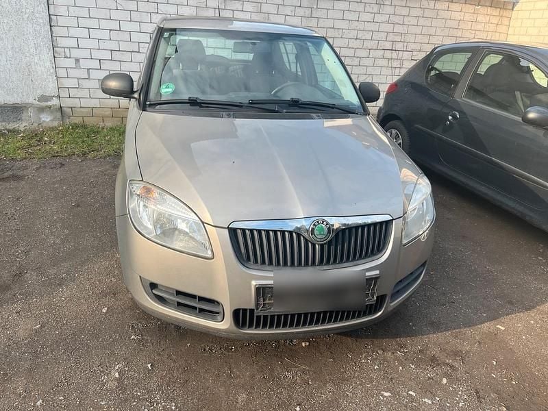 Silber Gebraucht 2009 Skoda Fabia Kleinwagen | 400 € (Superpreis) - Bild 1/4