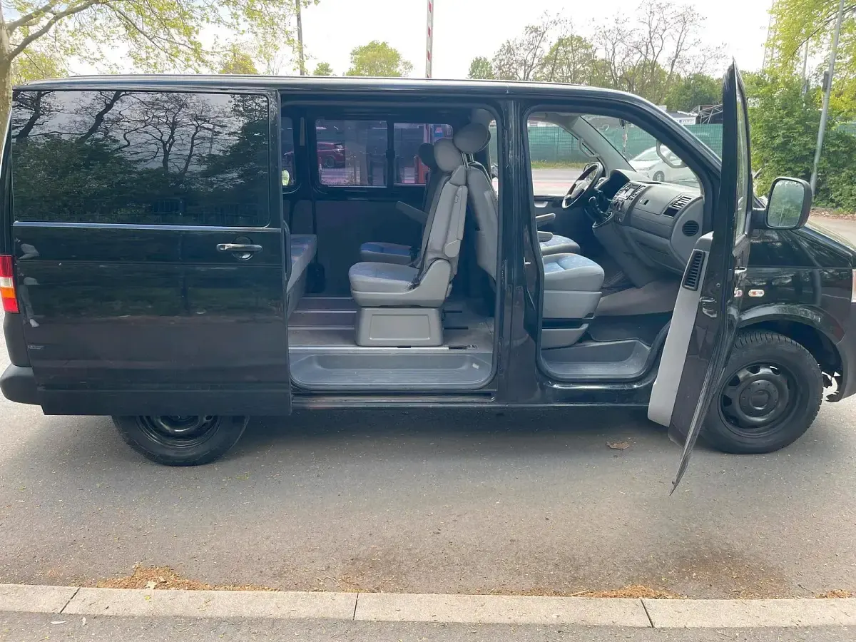 Gebraucht VW T5 Startline 131 PS (96 kW) 2009 Schwarz Van