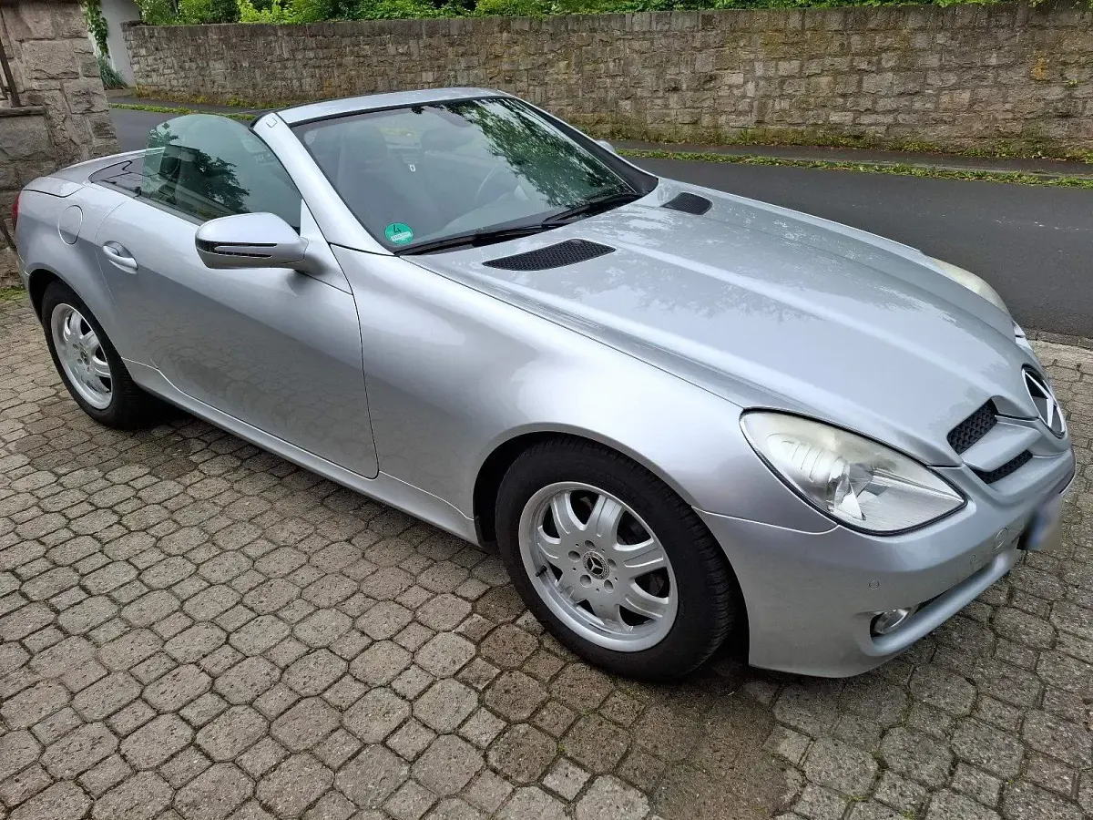 Gebraucht Mercedes SLK200 184 PS (135 kW) 2010 Silber Cabrio