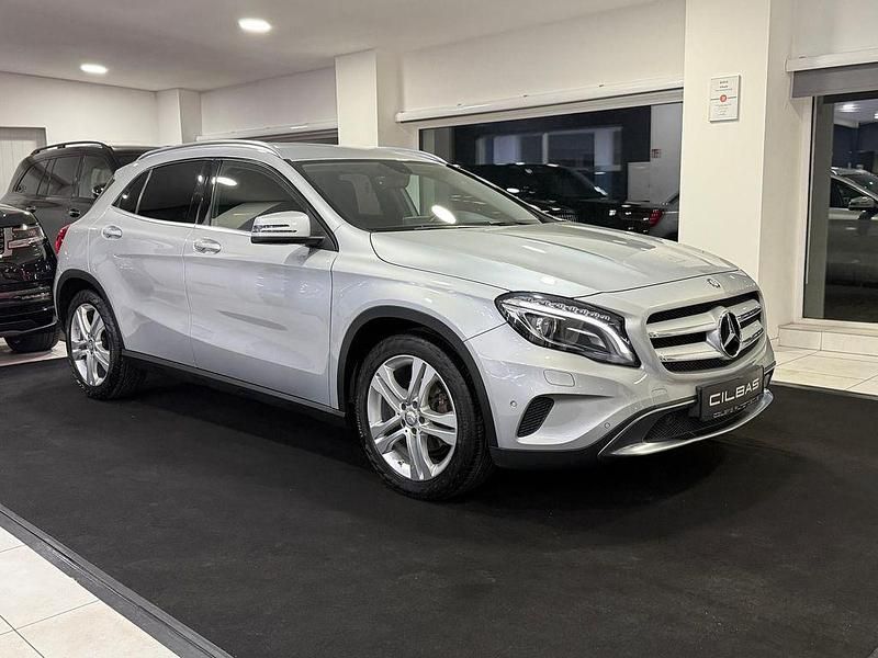 Gebraucht Mercedes GLA220 Urban 170 PS (125 kW) 2015 Silber SUV