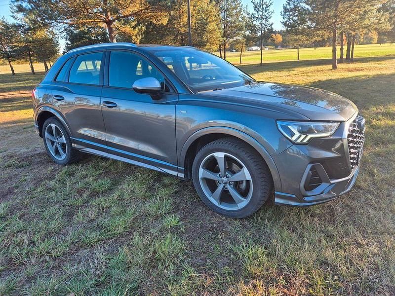 Grau Gebraucht 2020 Audi Q3 S-Line SUV | 22.999 € (Superpreis) - Bild 1/4
