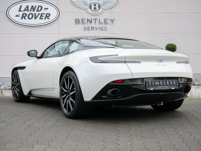 Verkauft Aston Martin DB11 Coupe, gebraucht 2017, 20.370 km in Koeln