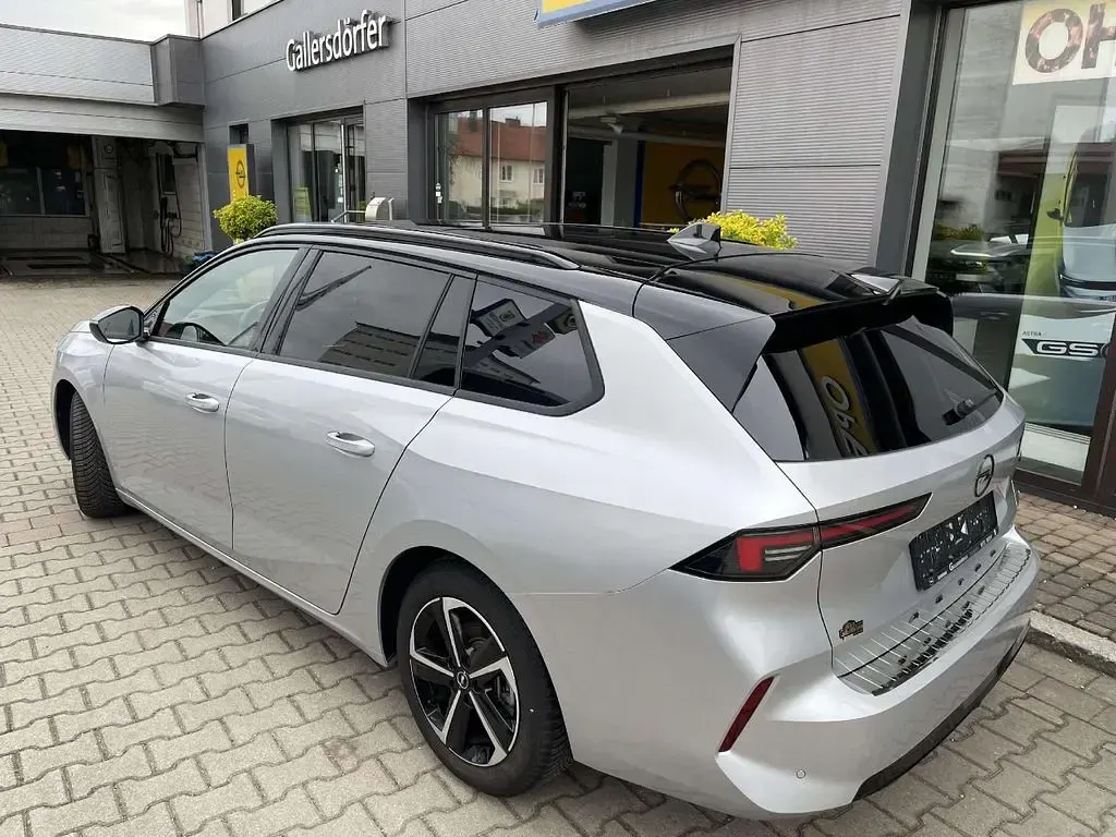 Usata Opel Astra 136 CV (100 kW) 2025 Argento Utilitaria