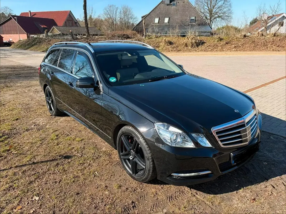 Gebraucht Mercedes E350 265 PS (194 kW) 2011 Schwarz Kombi